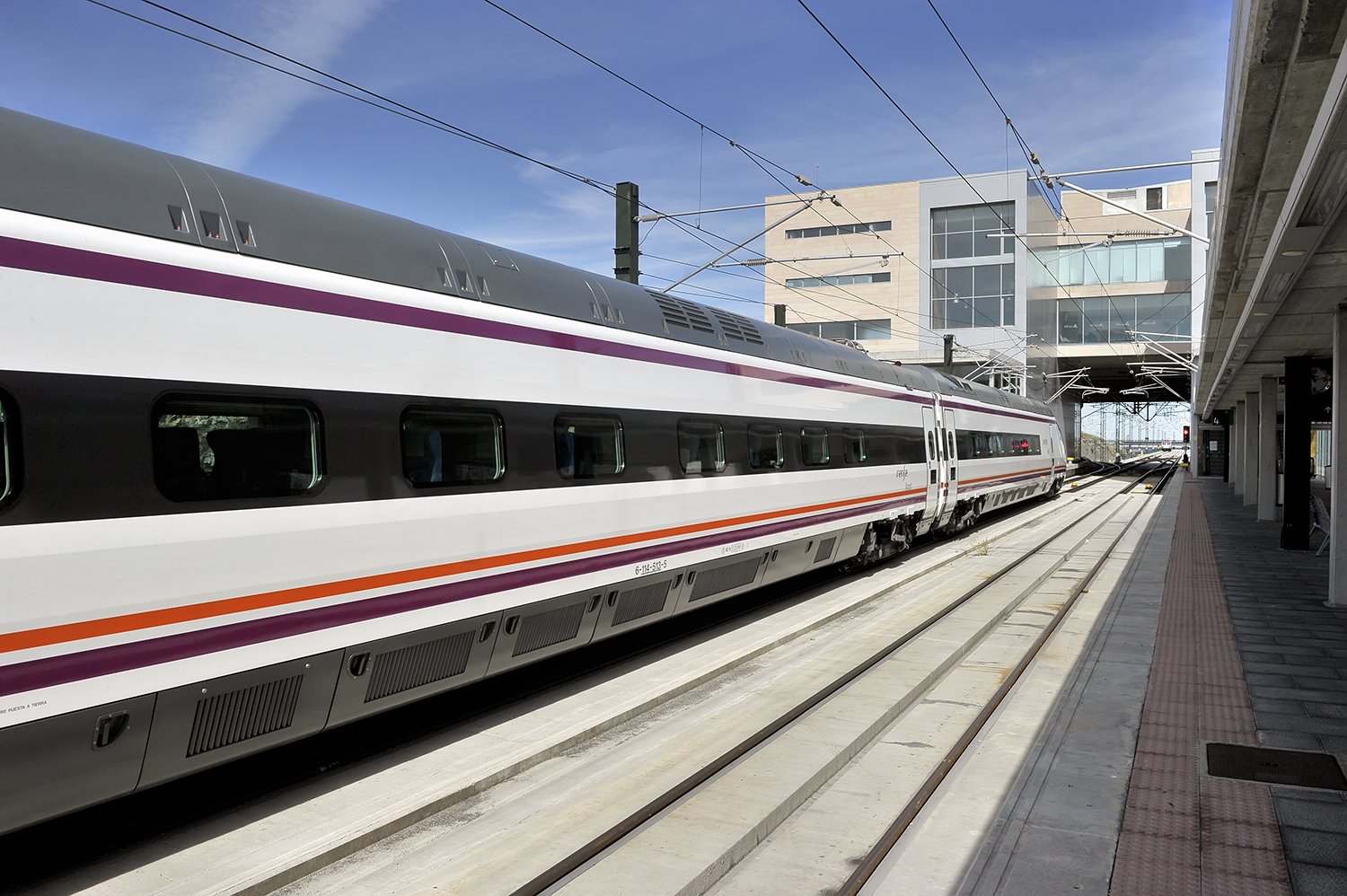 20110612_Tren Ave Alvia Llegada Nuevo 114_KAM2348