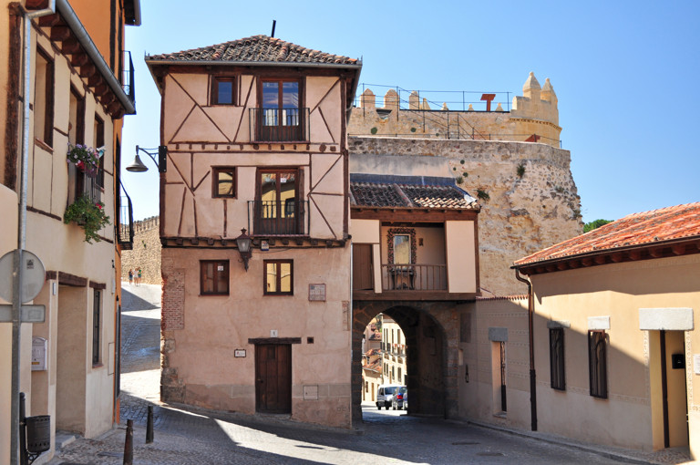 puerta-de-san-andres-interior